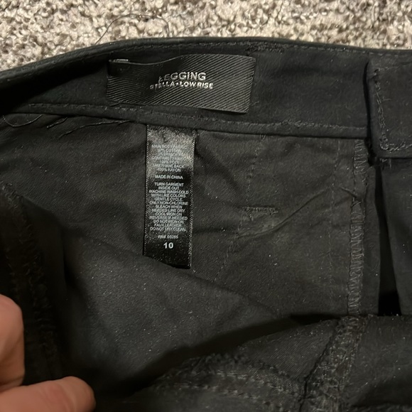 2/$30 Express Moto Legging with Zipper Detail size 10 - Picture 7 of 7